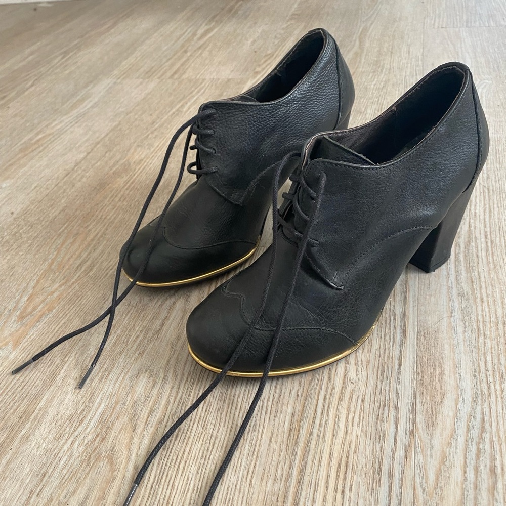 Mis Mooz Oxford heels